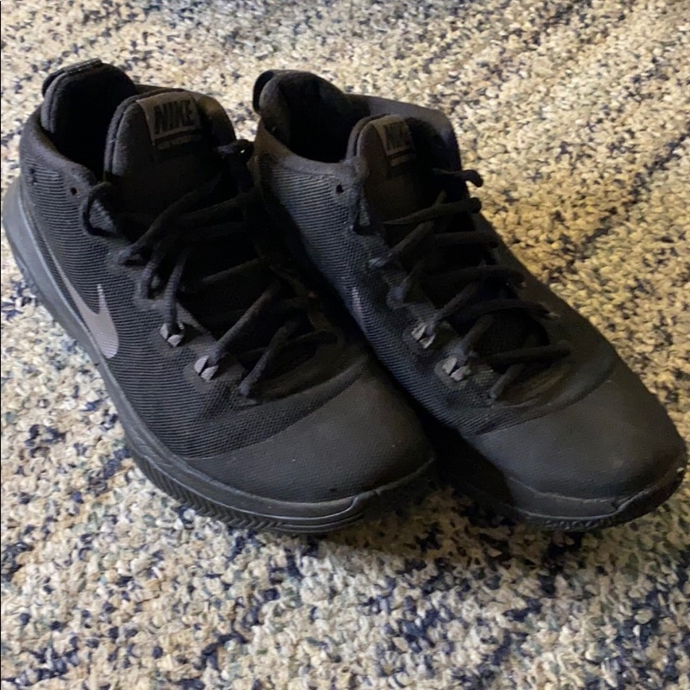 Men’s size 9 Nike shoes